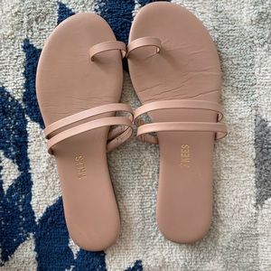 Tkees Leah Sandal in Buff Size 7